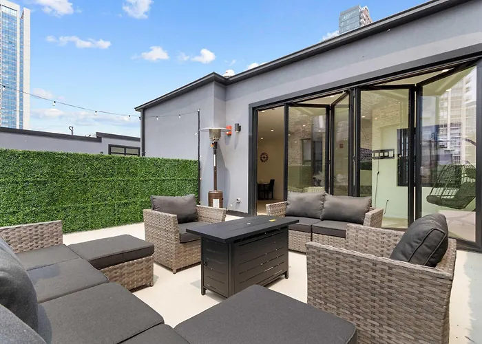 River North Private Deck With In And Out Parking Chicago