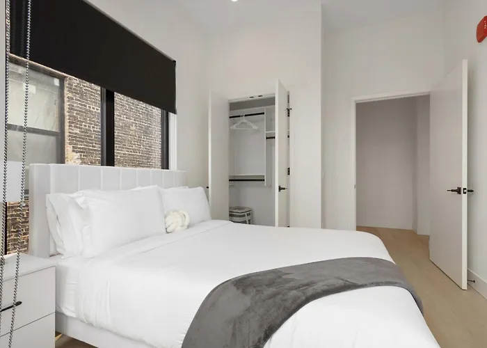 River North Private Deck With In And Out Parking Apartment