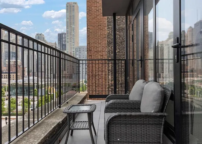 River North Private Deck With In And Out Parking * Chicago